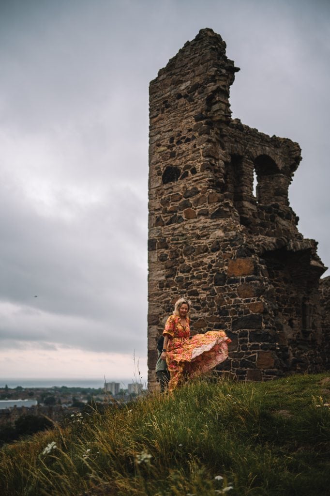 kimberly and johnny couples shoot at holyrood park