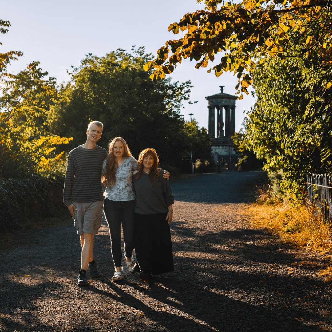 sharon family photoshoot at calton hill featured image square