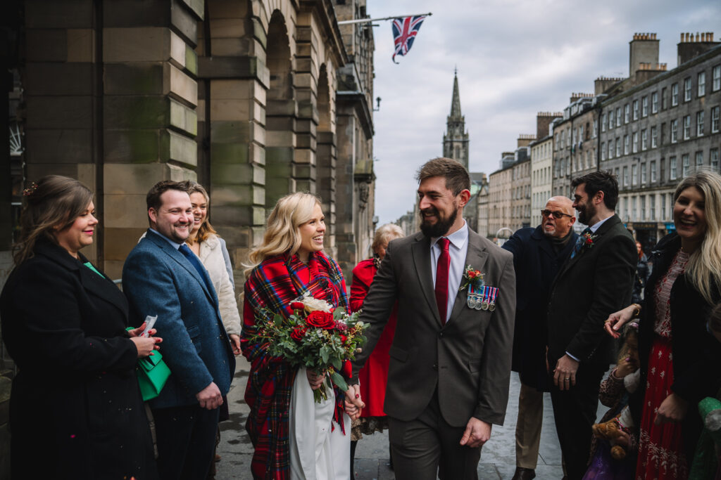 Ella-and-Oli-Edinburgh-City-Chambers-Flowers-Tartan
