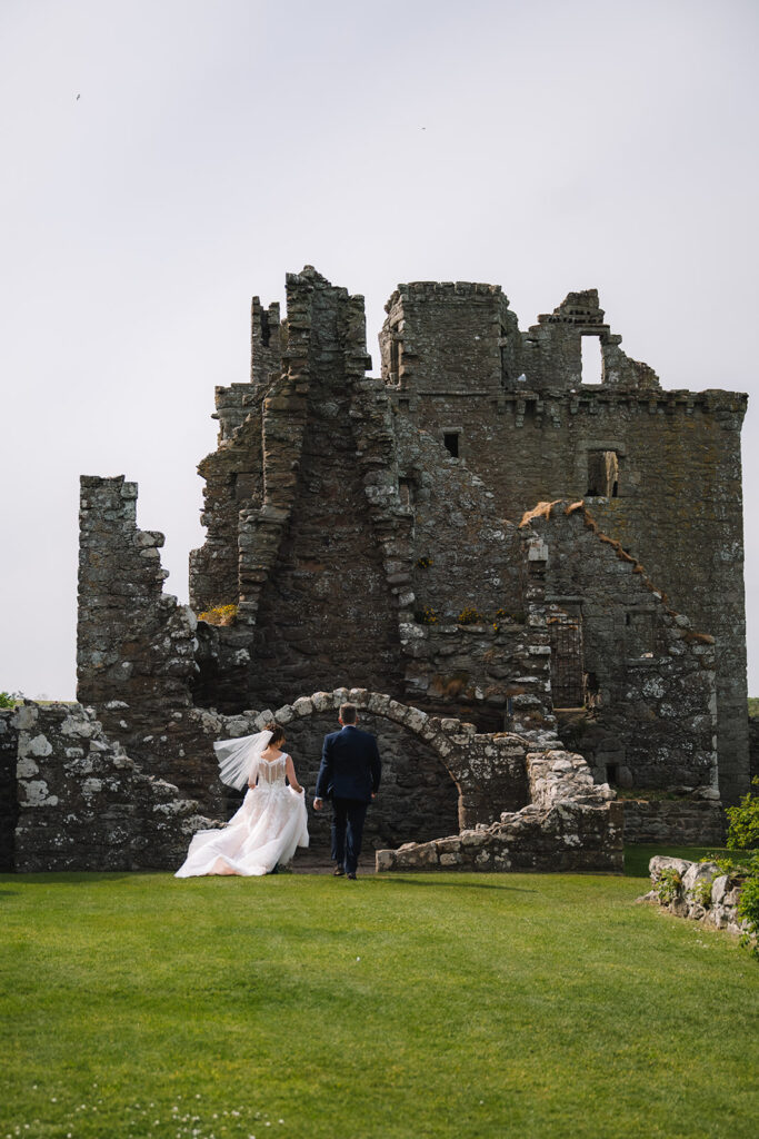 Erin and Zane - Dunnottar Castle