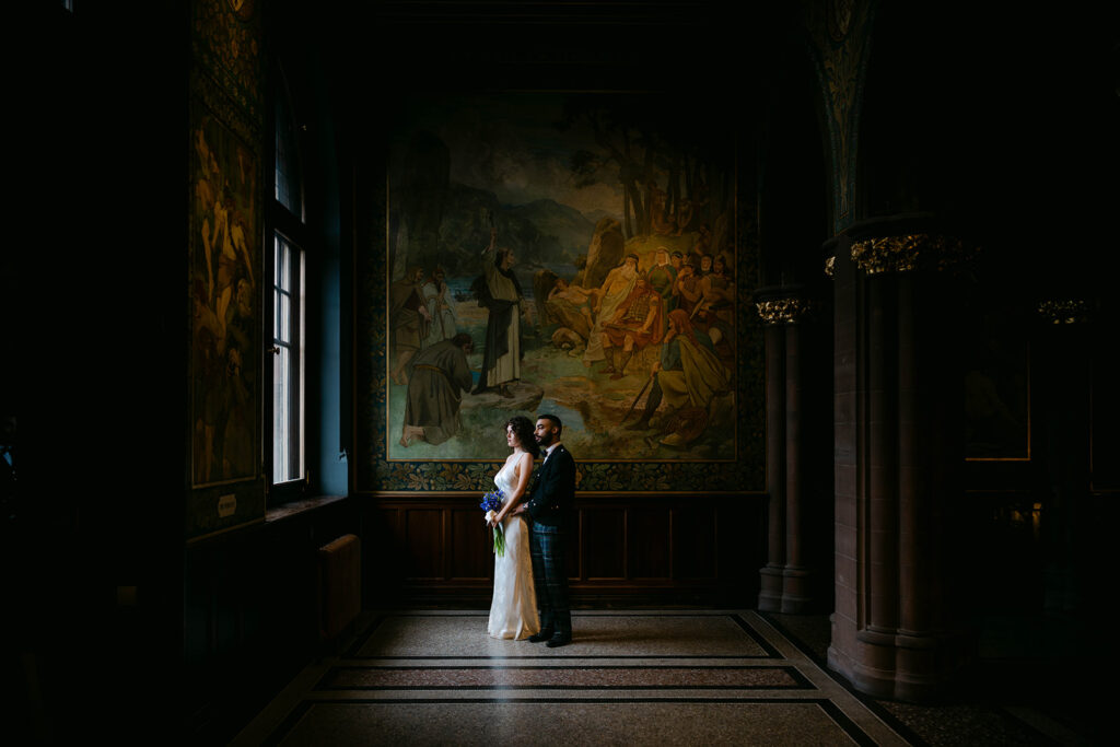 couple elopes in edinburgh with photos at edinburgh portrait gallery