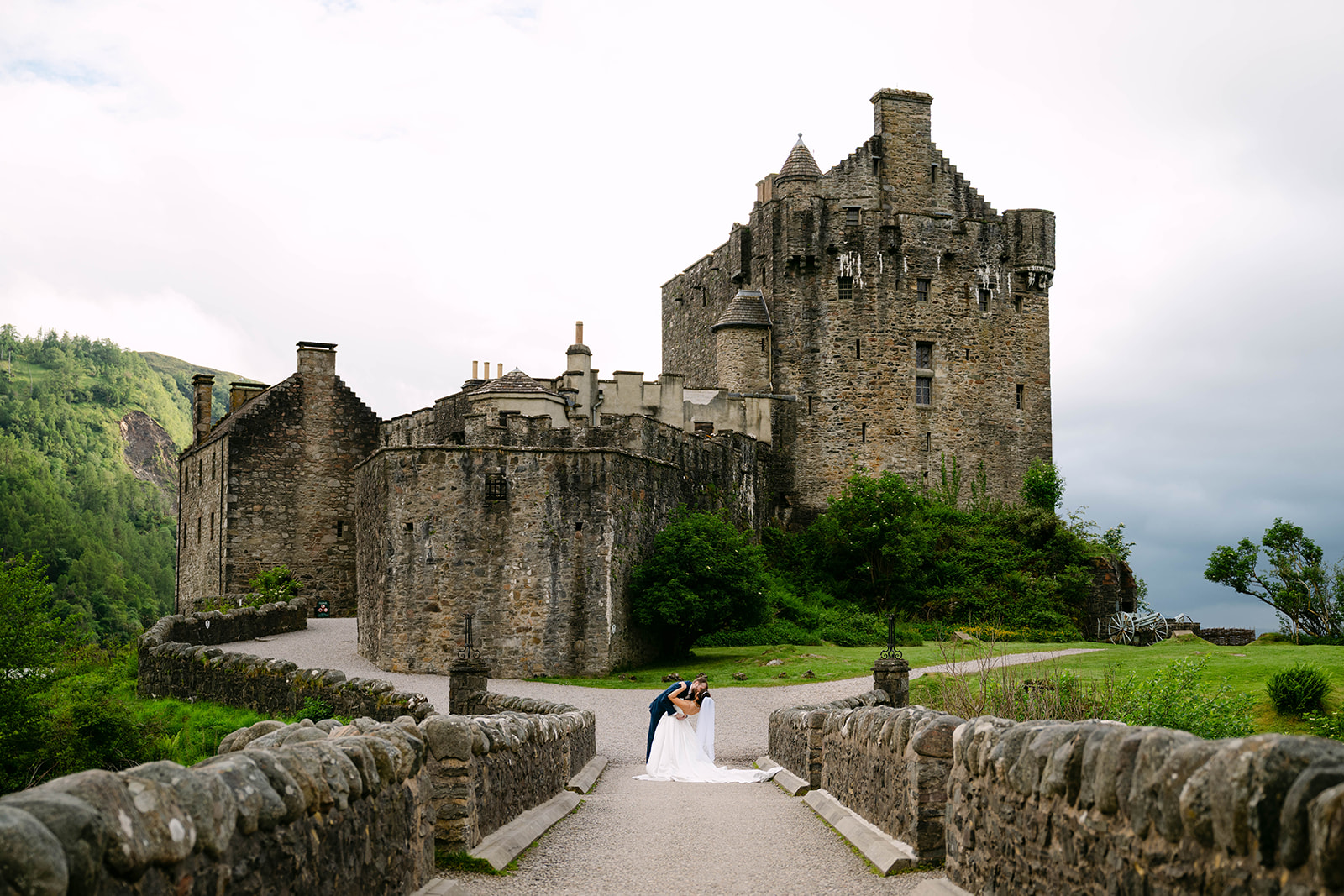 Ra'na and David eilean donan castle wedding
